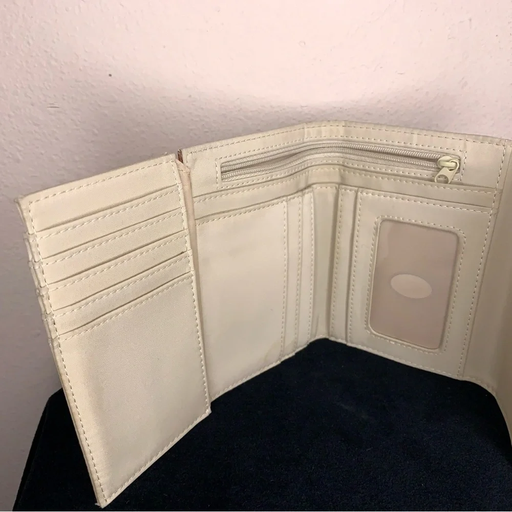 Liz Claiborne Tan Brown Faux Leather Wallet Folding Gold Vegan